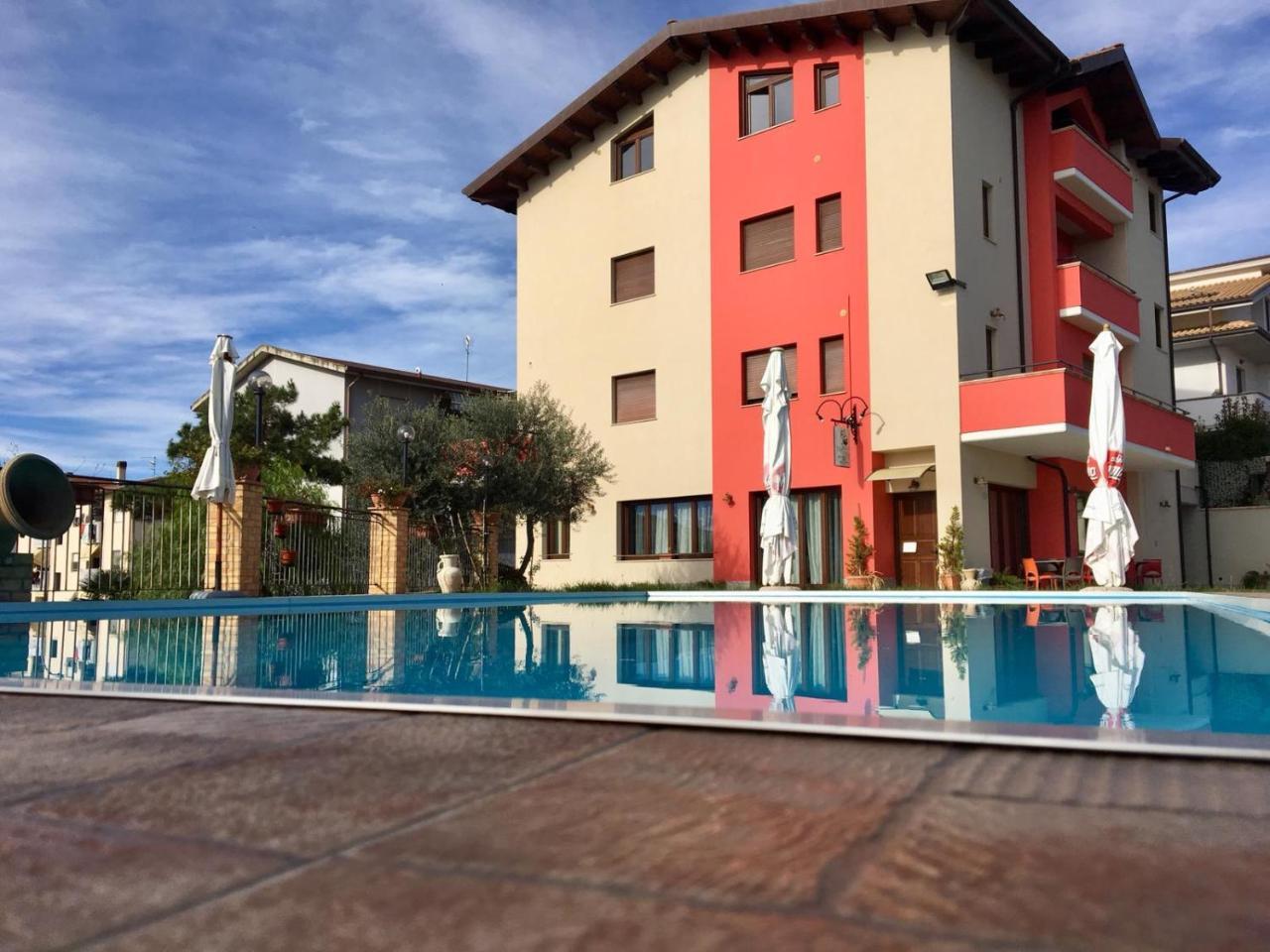 Hotel Opera' Moscufo Экстерьер фото